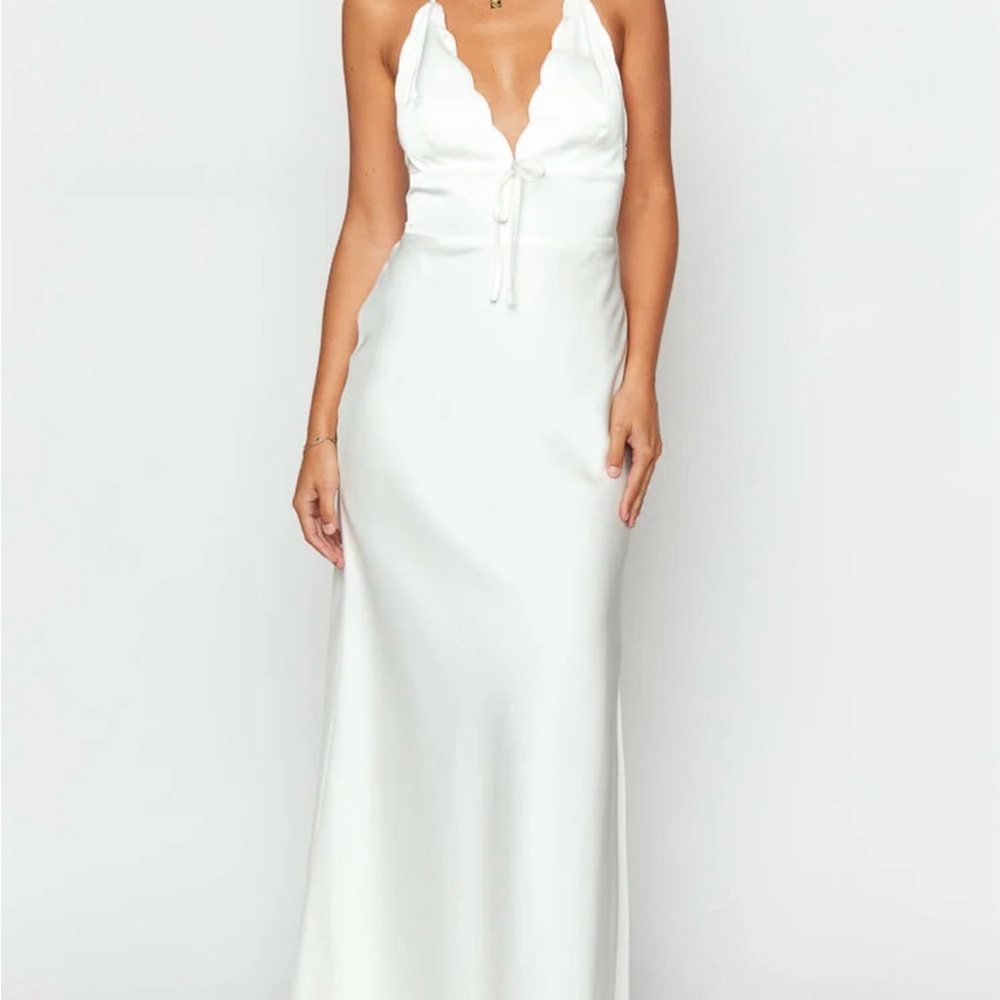 Elegant White Sleeveless Dress Billy J